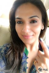 Celebrities Cast Vote in TN Elections